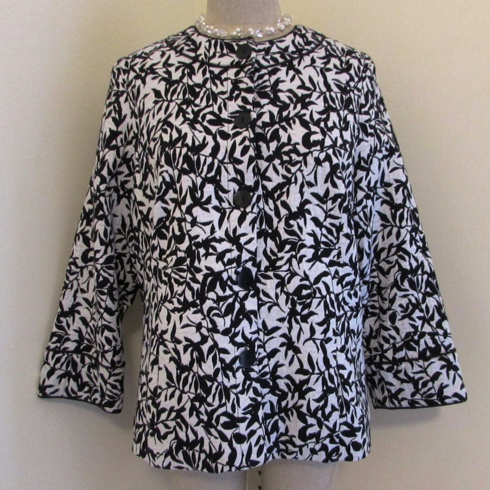 Appleseed's size 18 Black & White Jacket